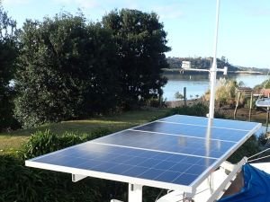 neue Solarpanels am Heck