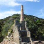 auf den Schornstein der alten Kupfermine