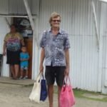 Benno mit unseren Einkäufen