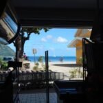 Blick aus Supermarkt auf Belena