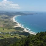 der Blick von Bream Head - der kleine, weiße Punkt unten rechts ist Belena