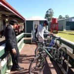 die Fahrräder werden geparkt