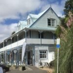 die Geschäftszeile von Mangonui mit Eisdiele