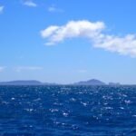 die Poor Knights Islands in der Ferne