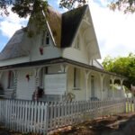 erst Zollhaus, dann Polizeistation, jetzt Wohnhaus des Polizisten