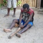 Feuer anzünden durch Reibung