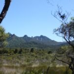 mit Sicht auf die Berge