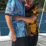 Skipperpaar in Fijikleidung