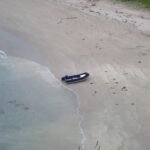 unser Dinghi am Strand