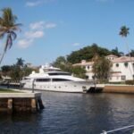 Villa mit dazugehörendem Boot